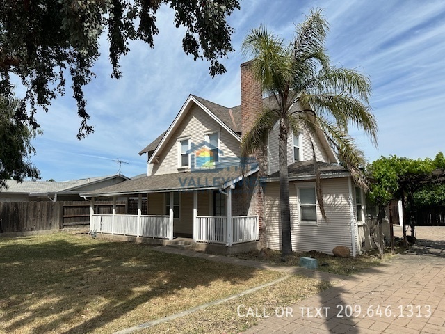 1006 Moffett Rd in Modesto, CA - Building Photo - Building Photo