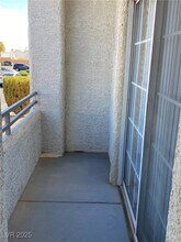 3318 N Decatur Blvd in Las Vegas, NV - Foto de edificio - Building Photo