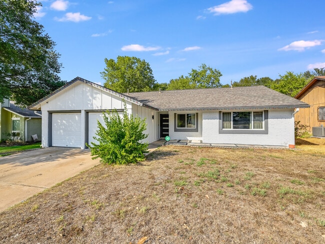 property at 2512 Lazy Oaks Dr
