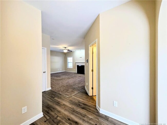 389 Roanoke Dr in Raeford, NC - Foto de edificio - Building Photo