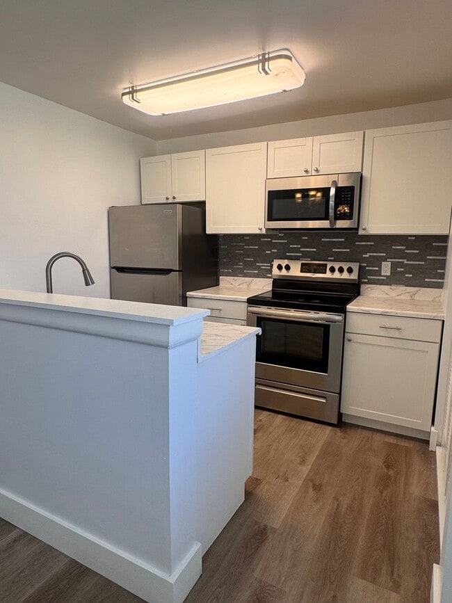 property at 801 Tiffany Dr W