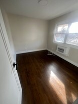 282 S Center St, Unit 12 in Orange, NJ - Building Photo - Building Photo