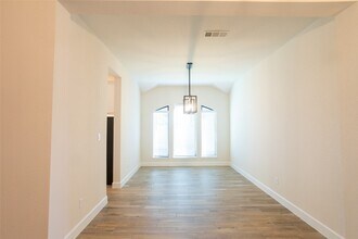 5445 E Forest Rd in Conroe, TX - Building Photo - Building Photo