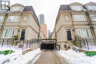14 Luscombe Ln in Toronto, ON - Building Photo