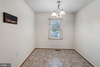 11337 Cromwell Ct in Lake Ridge, VA - Building Photo - Building Photo