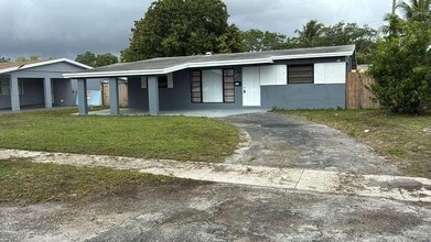1741 NW 27th Ave in Fort Lauderdale, FL - Building Photo - Building Photo
