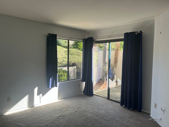 12836 Via Moura in San Diego, CA - Building Photo - Building Photo