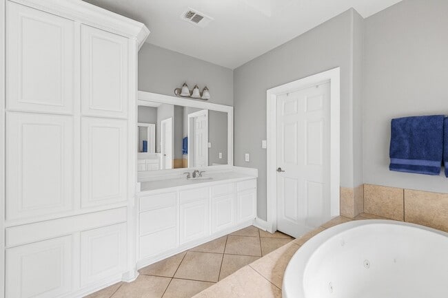 property at 11601 King George Ct