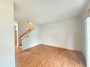 2944 White Thorn Cir in Naperville, IL - Building Photo - Building Photo