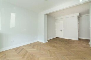 16 Forest St in Cambridge, MA - Building Photo
