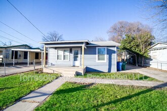 2731 Menchaca St in San Antonio, TX - Building Photo - Building Photo