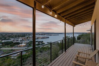 209 Dalton Cir in Horseshoe Bay, TX - Building Photo - Building Photo