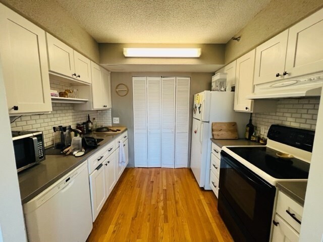 1736 Beacon St, Unit 425 in Brookline, MA - Building Photo - Building Photo