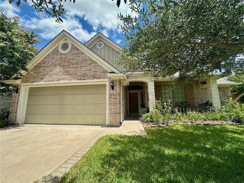 3905 Incourt Ln in College Station, TX - Building Photo