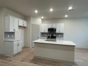 13900 Zuhause Dr in Pflugerville, TX - Building Photo - Building Photo