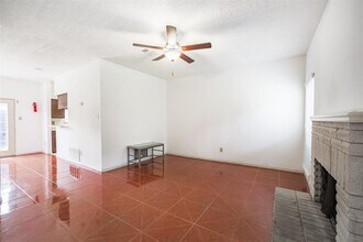 12500 Brookglade Cir in Houston, TX - Building Photo - Building Photo