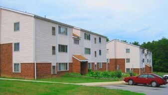 Parkview Gardens in Farmville, VA - Building Photo