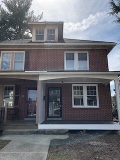 property at 327 E Walnut St