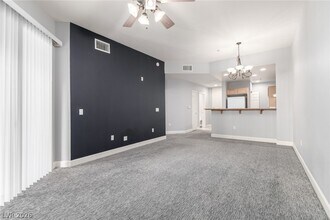 63 E Agate Ave in Las Vegas, NV - Building Photo - Building Photo