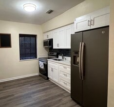 189 Glendale Dr, Unit 189 in Miami Springs, FL - Foto de edificio - Building Photo