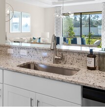 2772 Blossom Wy in Naples, FL - Building Photo - Building Photo