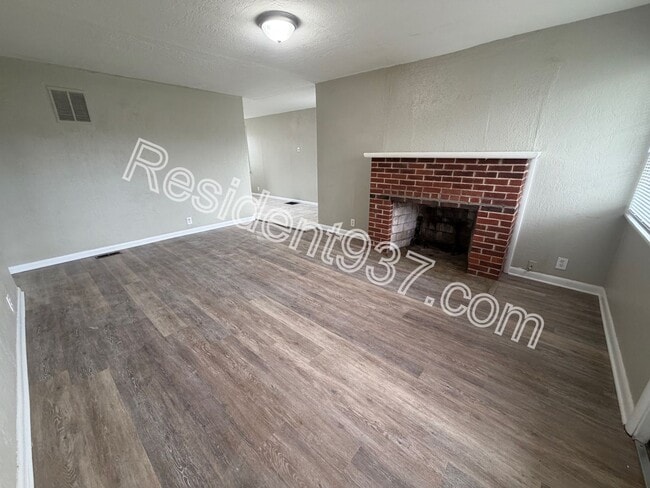 439 W Funderburg Rd in Fairborn, OH - Building Photo - Building Photo