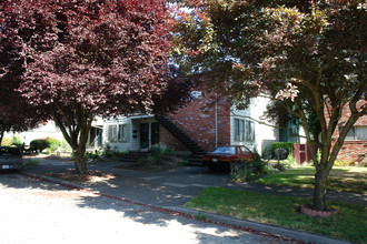 Weatherford Terrace in Portland, OR - Building Photo - Building Photo