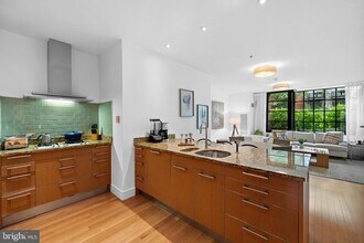 3303 Water St NW, Unit 3C in Washington, DC - Building Photo - Building Photo