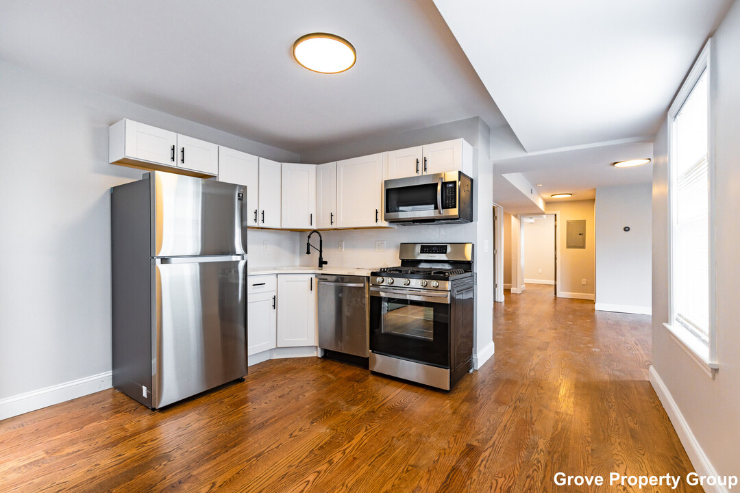 173 Emerson St in Boston, MA - Building Photo