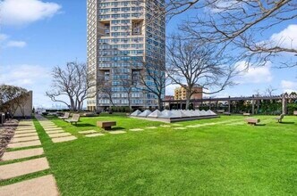 7002 BLVD E in Guttenberg, NJ - Building Photo - Building Photo