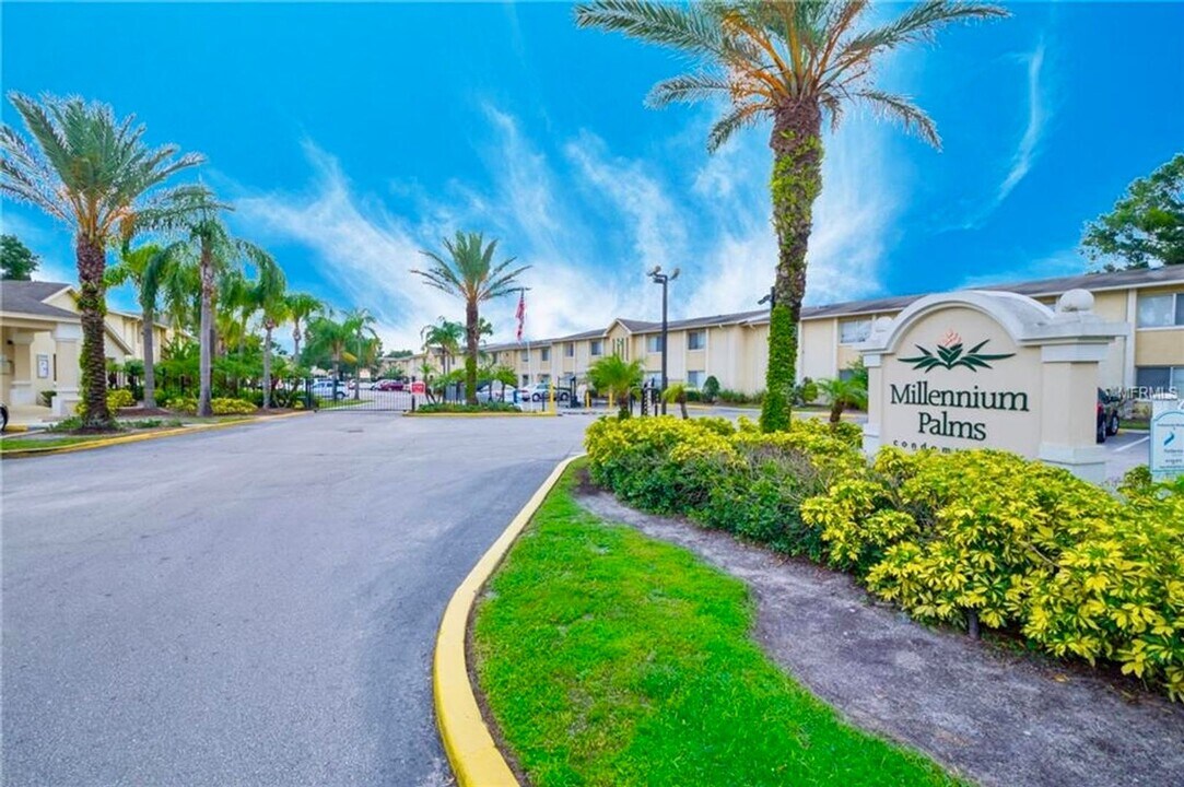 4721 S Texas Ave in Orlando, FL - Building Photo