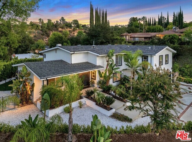 19410 Shenango Dr in Los Angeles, CA - Building Photo - Building Photo