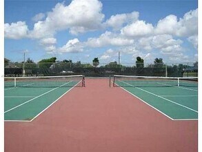 13090 Vista Isles Dr-Unit -127 in Sunrise, FL - Foto de edificio - Building Photo