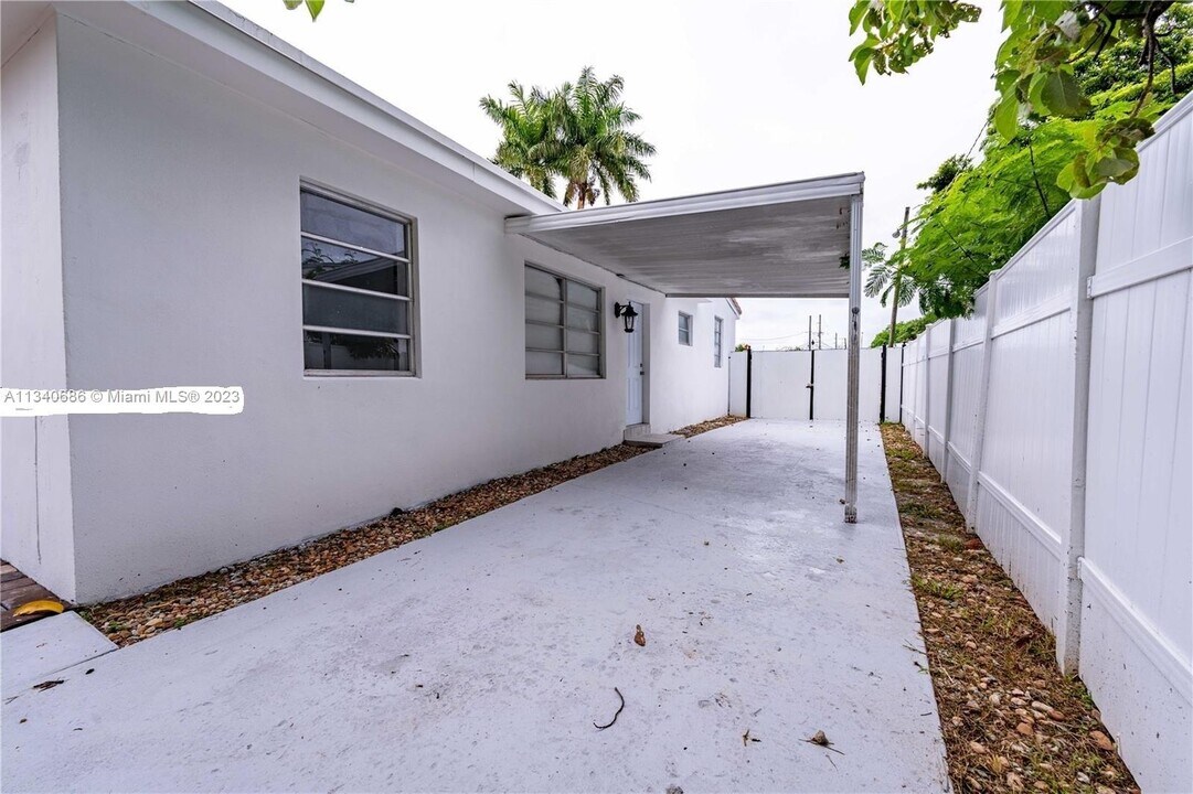 265 E 42nd St-Unit -#1 in Hialeah, FL - Building Photo
