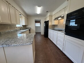 208 Prairie Wind Blvd in Stephenville, TX - Building Photo - Building Photo