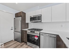 15120 93 Ave NW in Edmonton, AB - Building Photo - Building Photo