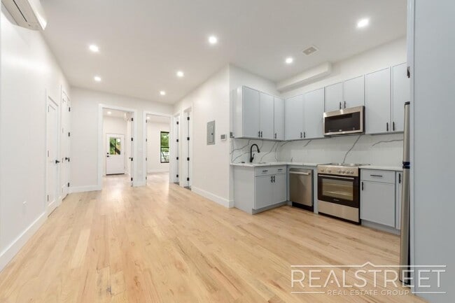 property at 1276 Jefferson Ave