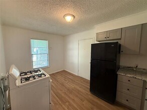 4914 Donnelly Ave in Fort Worth, TX - Building Photo - Building Photo