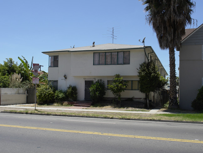 123 N Normandie Ave in Los Angeles, CA - Foto de edificio - Building Photo