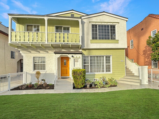 4523 Saturn St, Unit 4523 Saturn Street