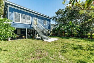 1625 Ave M 1/2 in Galveston, TX - Building Photo - Building Photo