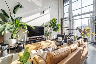 1233 Howard St in San Francisco, CA - Building Photo - Building Photo
