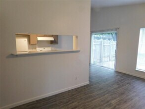 1002 Fieldwood Dr in Austin, TX - Building Photo - Building Photo