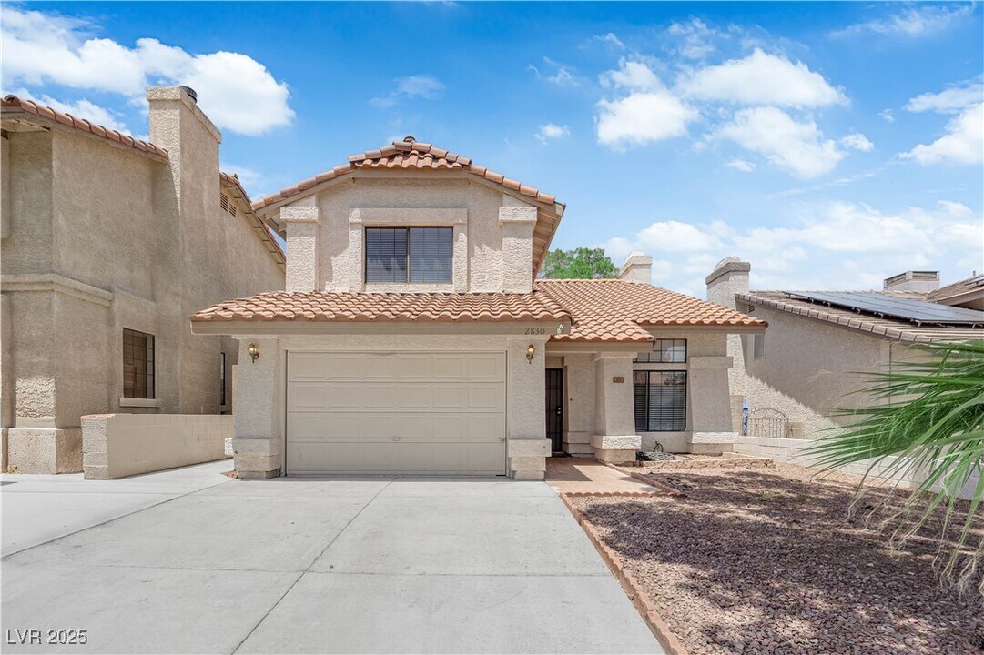2830 Belleza Ln in Henderson, NV - Foto de edificio