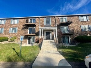 8109 Revere Pl in Aliquippa, PA - Foto de edificio - Building Photo