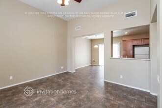 8329 W Lewis Ave in Phoenix, AZ - Foto de edificio - Building Photo