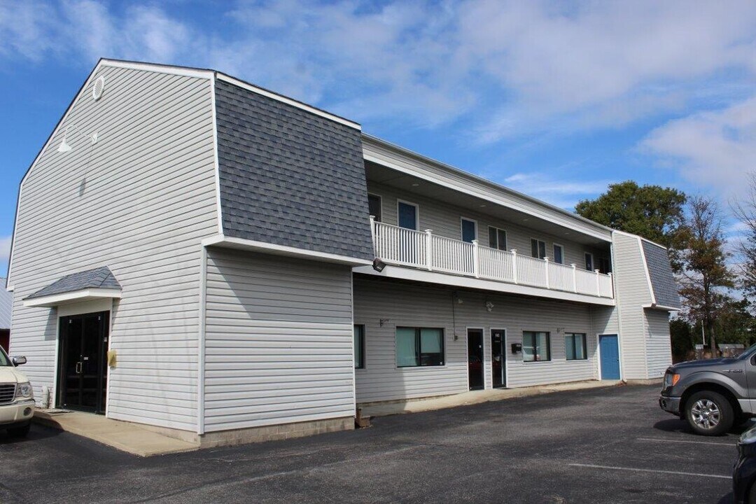 101 Chester Vlg in Chester, MD - Building Photo