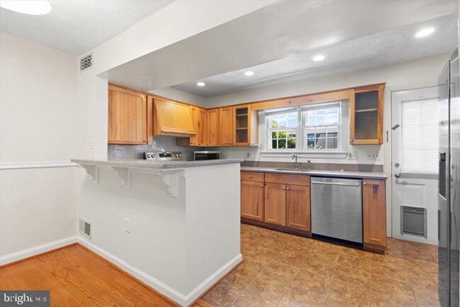 138 S Virginia Ave in Falls Church, VA - Building Photo - Building Photo