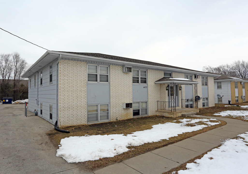 4673 NW 62nd Ave in Johnston, IA - Building Photo