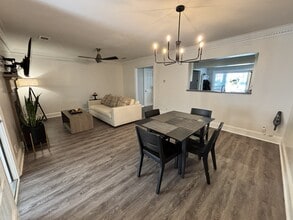 7919 Briar Villa Pl in Atlanta, GA - Foto de edificio - Building Photo